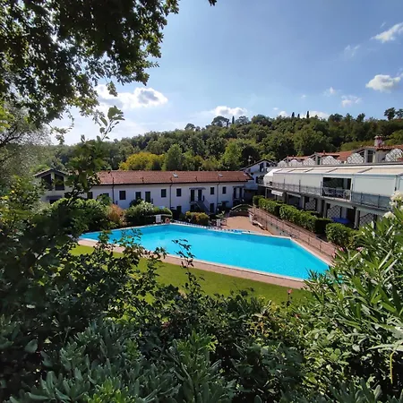 Aparthotel Le Terrazze Del Garda - Immobili E Soluzioni Rent